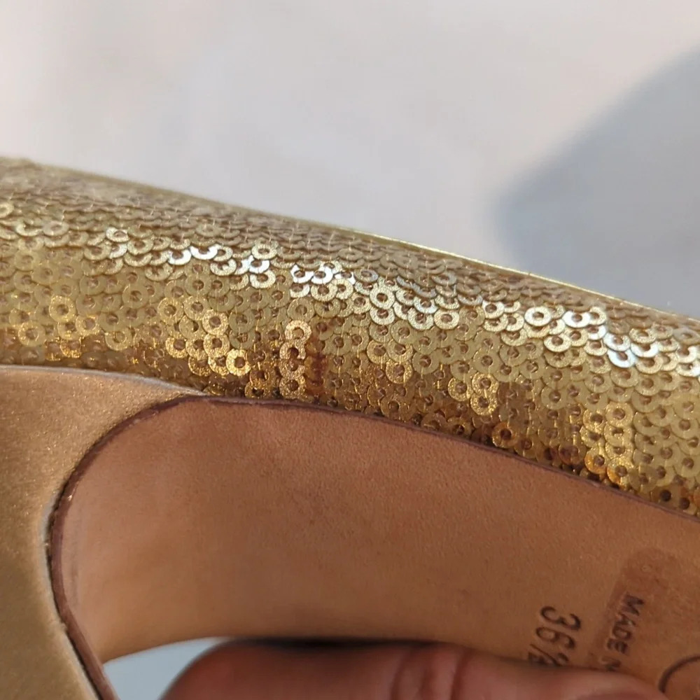 CHANEL Quilted Sequin Satin round toe gold celebrity heels size 6.5 - Picture 13 of 16